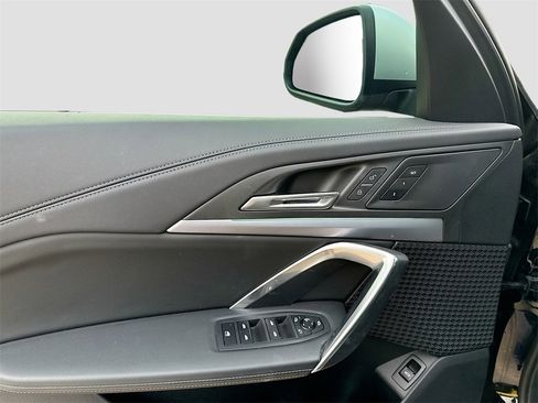 Used 2024 BMW X1 xDrive28i w/ Technology Package image 9