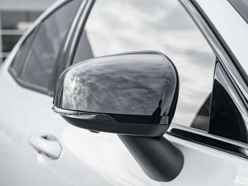 Used 2023 Volvo S60 B5 Plus w/ Climate Package image 14