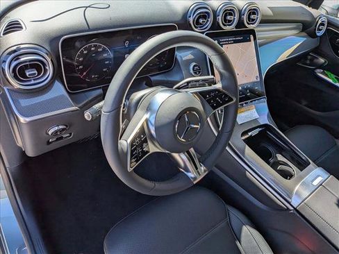 Used 2026 Mercedes-Benz GLC 300 image 3