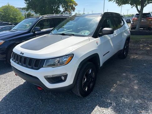 Used 2018 Jeep Compass Trailhawk w/ Navigation Group AWD/4WD image 3