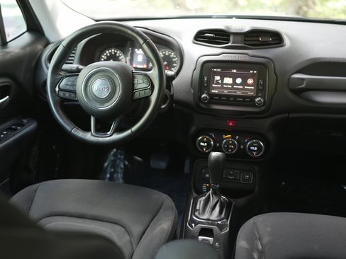 Used 2016 Jeep Renegade Latitude image 26