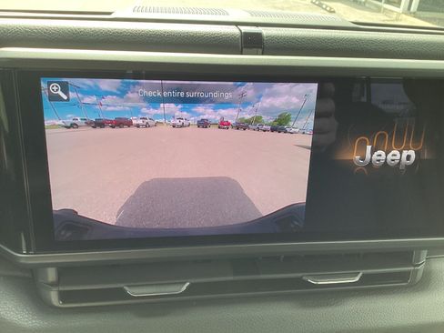 New 2026 Jeep Gladiator Sport AWD/4WD image 18