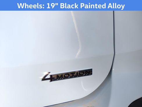 New 2025 Volkswagen Taos SE image 11