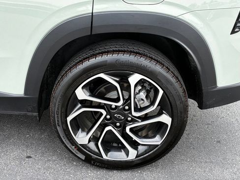 Used 2024 Chevrolet Trax RS FWD image 39
