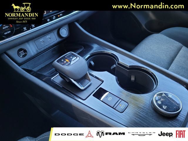 Used 2025 Nissan Rogue SV AWD/4WD image 12