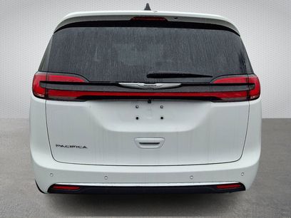 New 2026 Chrysler Pacifica Select