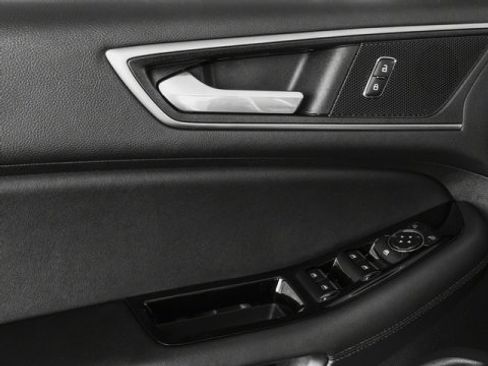 Used 2018 Ford Edge Titanium w/ Equipment Group 301A image 23