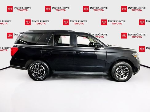 Used 2024 Ford Expedition XLT image 4