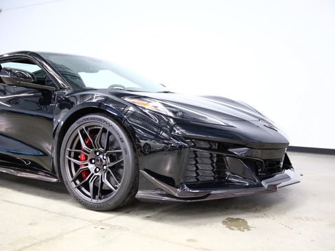 Used 2024 Chevrolet Corvette Z06 w/ Z07 Performance Package RWD image 71