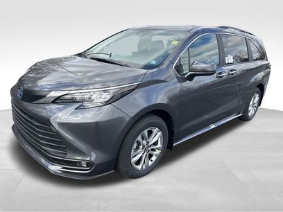 New 2025 Toyota Sienna XLE