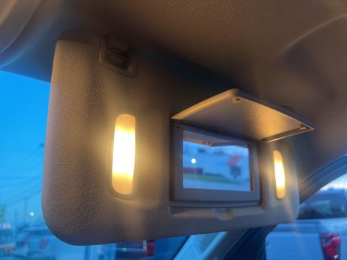 Used 2022 Chevrolet Colorado Z71 w/ Z71 Midnight Edition image 57