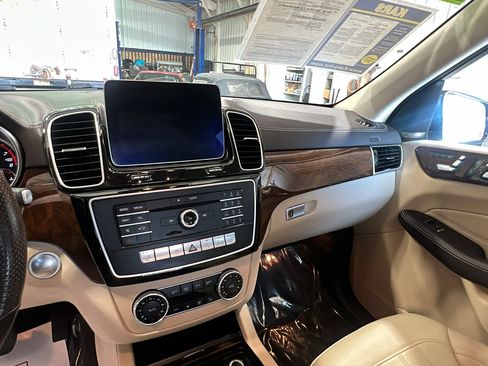Used 2019 Mercedes-Benz GLS 450 4MATIC image 13