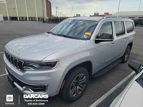 Used 2024 Jeep Wagoneer L Series II w/ Flexible Seating Group image 1