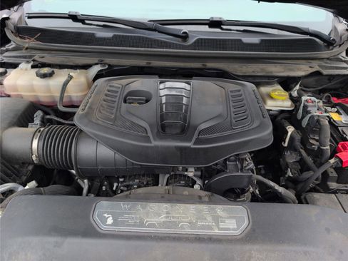 Used 2024 Jeep Wagoneer L Series II RWD image 10