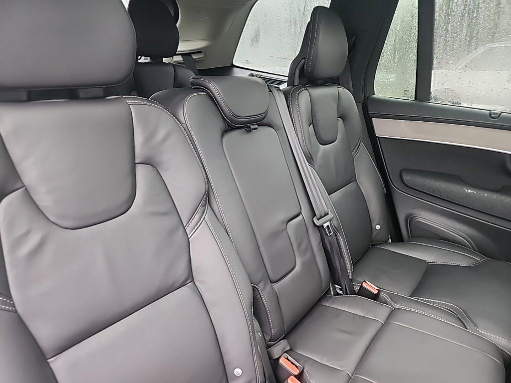 Used 2025 Volvo XC90 T8 Ultra w/ Protection Package Premier AWD/4WD image 17
