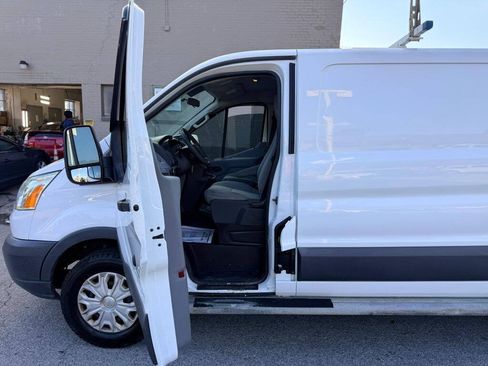 Used 2015 Ford Transit 250 130 Low Roof w/ Exterior Upgrade Package RWD image 19