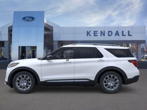 Used 2026 Ford Explorer Platinum image 3