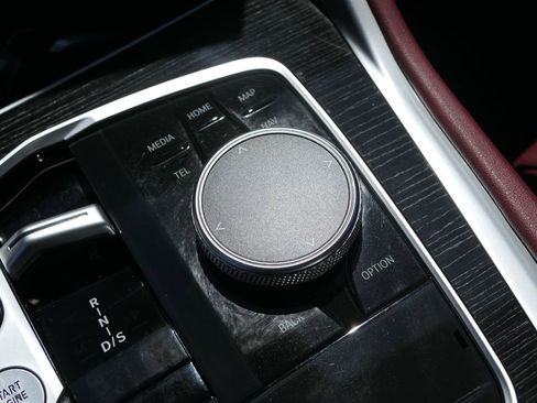 Used 2024 BMW X6 xDrive40i w/ Premium Package image 21