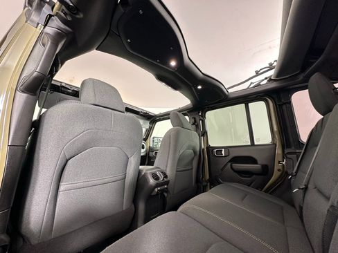Used 2025 Jeep Wrangler Unlimited Sport S 4xe w/ Convenience Group AWD/4WD image 18