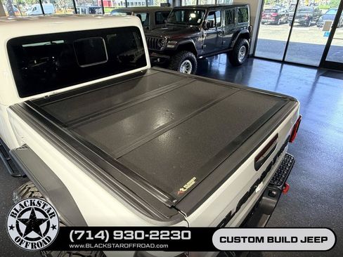 Used 2024 Jeep Gladiator Rubicon AWD/4WD image 13