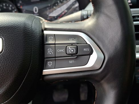 Certified 2022 Jeep Compass Limited w/ Sun and Sound Group AWD/4WD image 22