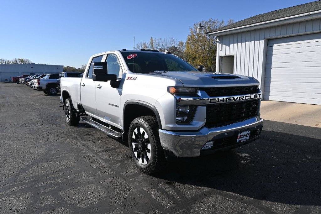 Used 2020 Chevrolet Silverado 3500 LT w/ All Star Edition AWD/4WD image 7