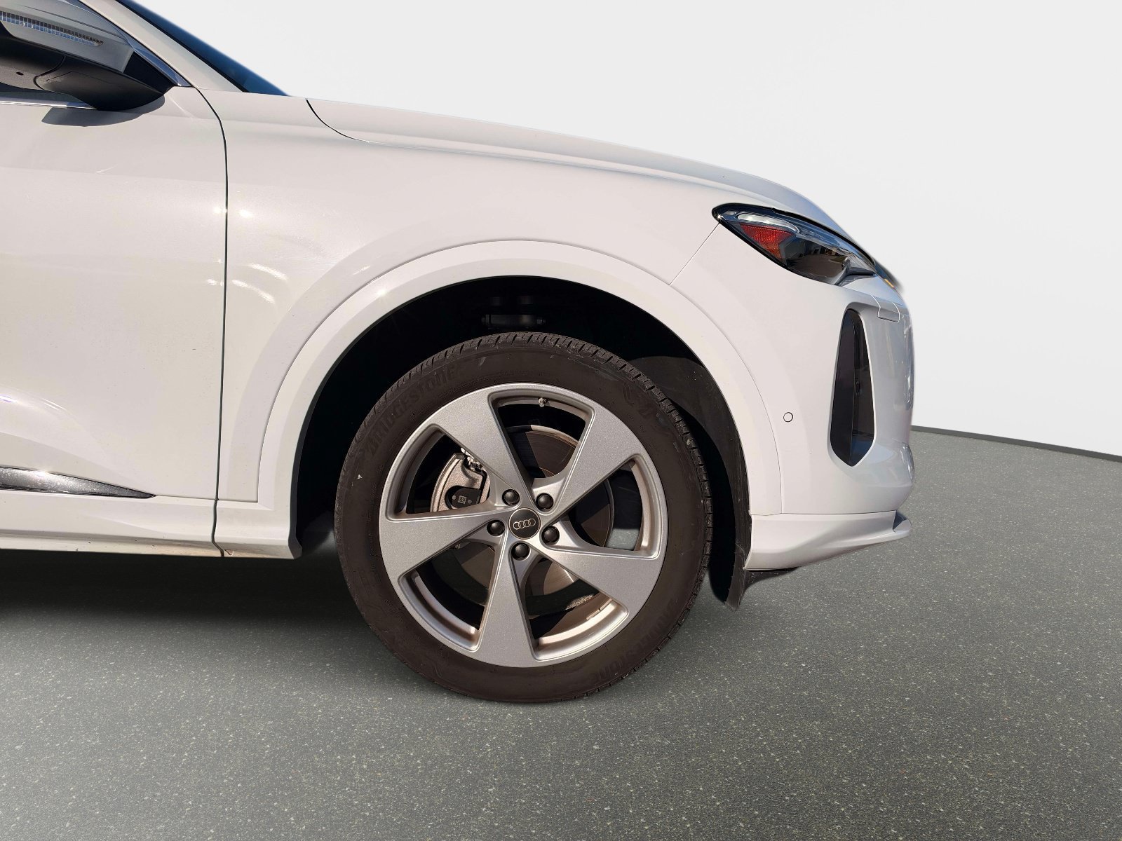 Used 2025 Audi Q5 Premium Plus w/ Premium Plus AWD/4WD image 6