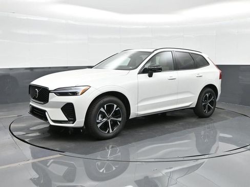New 2026 Volvo XC60 B5 Core AWD/4WD image 3