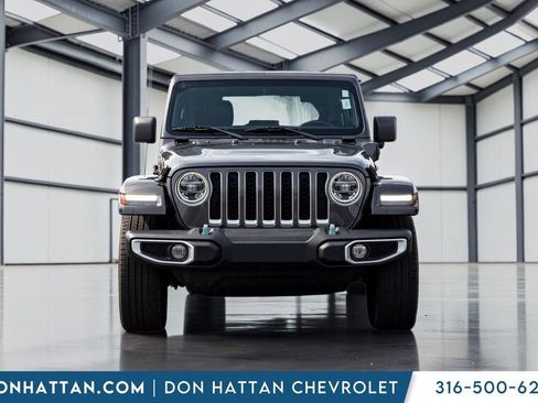 Used 2022 Jeep Wrangler Unlimited Sahara w/ Cold Weather Group AWD/4WD image 27