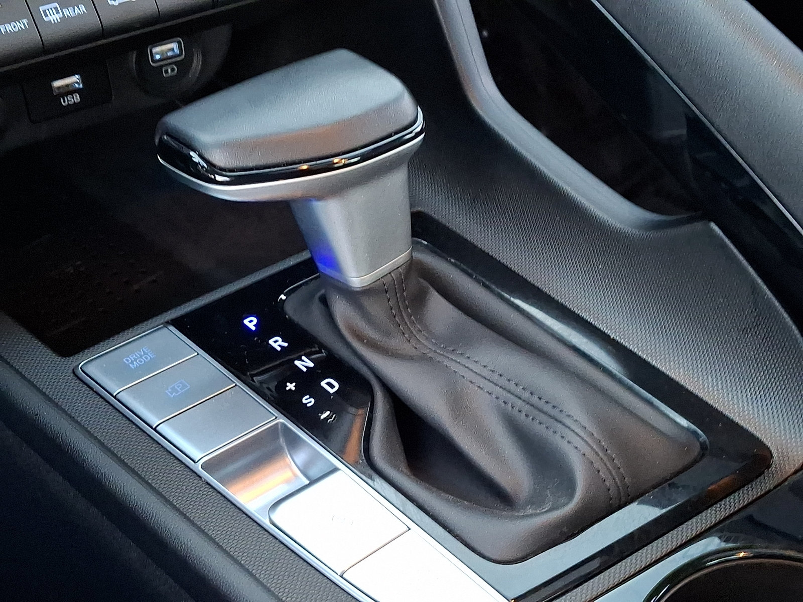 Certified 2023 Hyundai Elantra Limited FWD image 16
