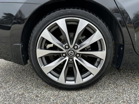 Certified 2019 Nissan Maxima Platinum w/ Illumination Package image 17