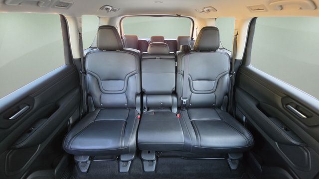 Used 2025 Nissan Armada SV AWD/4WD image 25