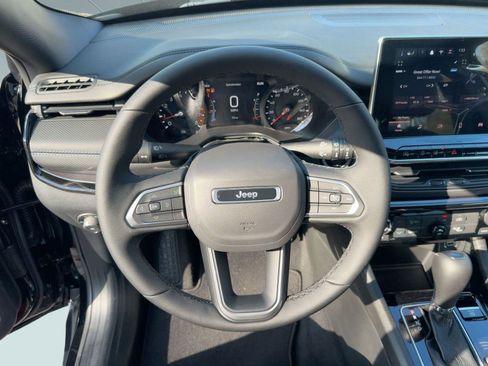 New 2026 Jeep Compass Latitude image 4