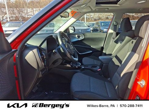 Certified 2023 Kia Soul EX image 16