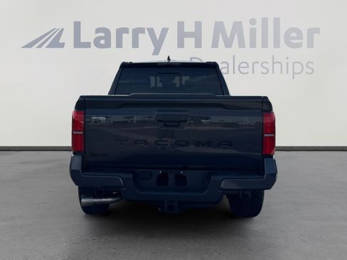 Certified 2025 Toyota Tacoma TRD Off-Road w/ TRD Off Road Upgrade Package image 4