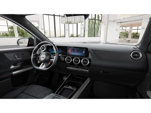 New 2026 Mercedes-Benz GLA 35 AMG 4MATIC image 5