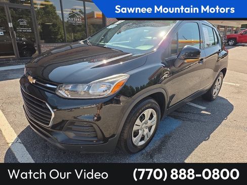 Used 2017 Chevrolet Trax LS FWD image 1
