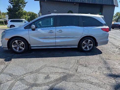 Used 2018 Honda Odyssey Touring image 3