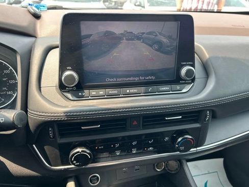 Used 2021 Nissan Rogue S FWD image 11