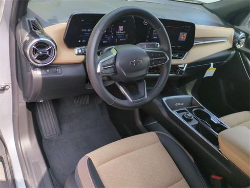 Certified 2025 Chevrolet Equinox ACTIV image 11