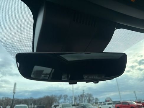 Used 2024 Chevrolet Suburban High Country w/ Advanced Technology Package image 32