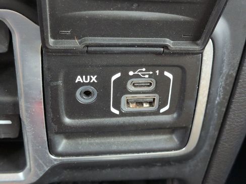 Used 2018 Jeep Wrangler Unlimited Sport S AWD/4WD image 21