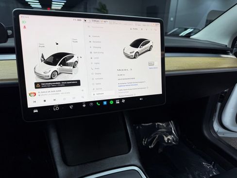 Used 2022 Tesla Model 3 RWD image 25