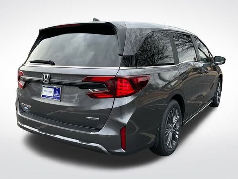 New 2026 Honda Odyssey Touring image 6