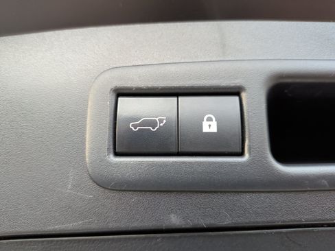 Used 2019 Lexus UX 200 image 38