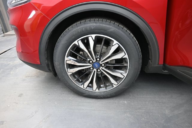 Used 2022 Ford Escape SE w/ SE Sport Appearance Package FWD image 38