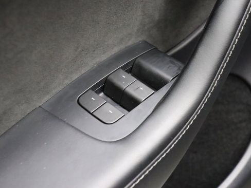 Used 2024 Tesla Model Y Long Range image 24