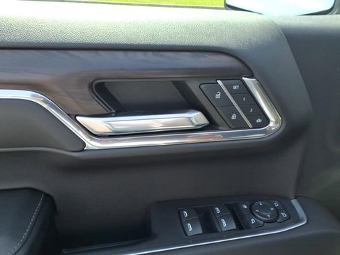 Certified 2023 GMC Sierra 1500 SLT image 17