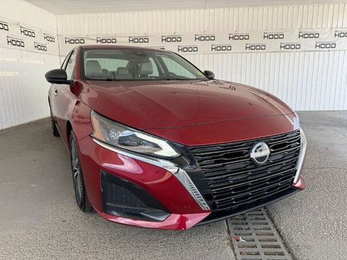 Used 2025 Nissan Altima 2.5 SV FWD image 1