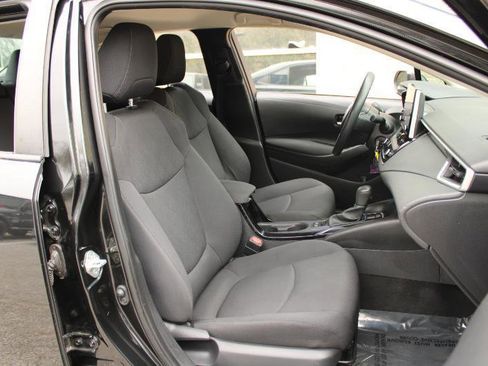 Used 2020 Toyota Corolla LE FWD image 10